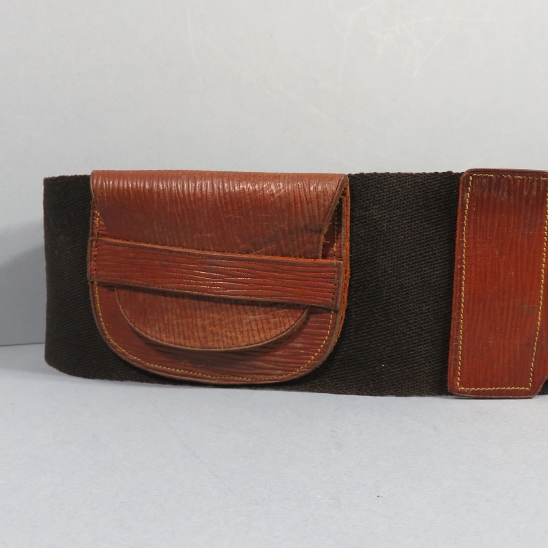 CEINTURE OU CEINTURON PORTE MONNAIES PORTE MONTRE D'OFFICIER EN TISSU ET CUIR STRIE GUERRE 1914 1918 OU 1939 1945